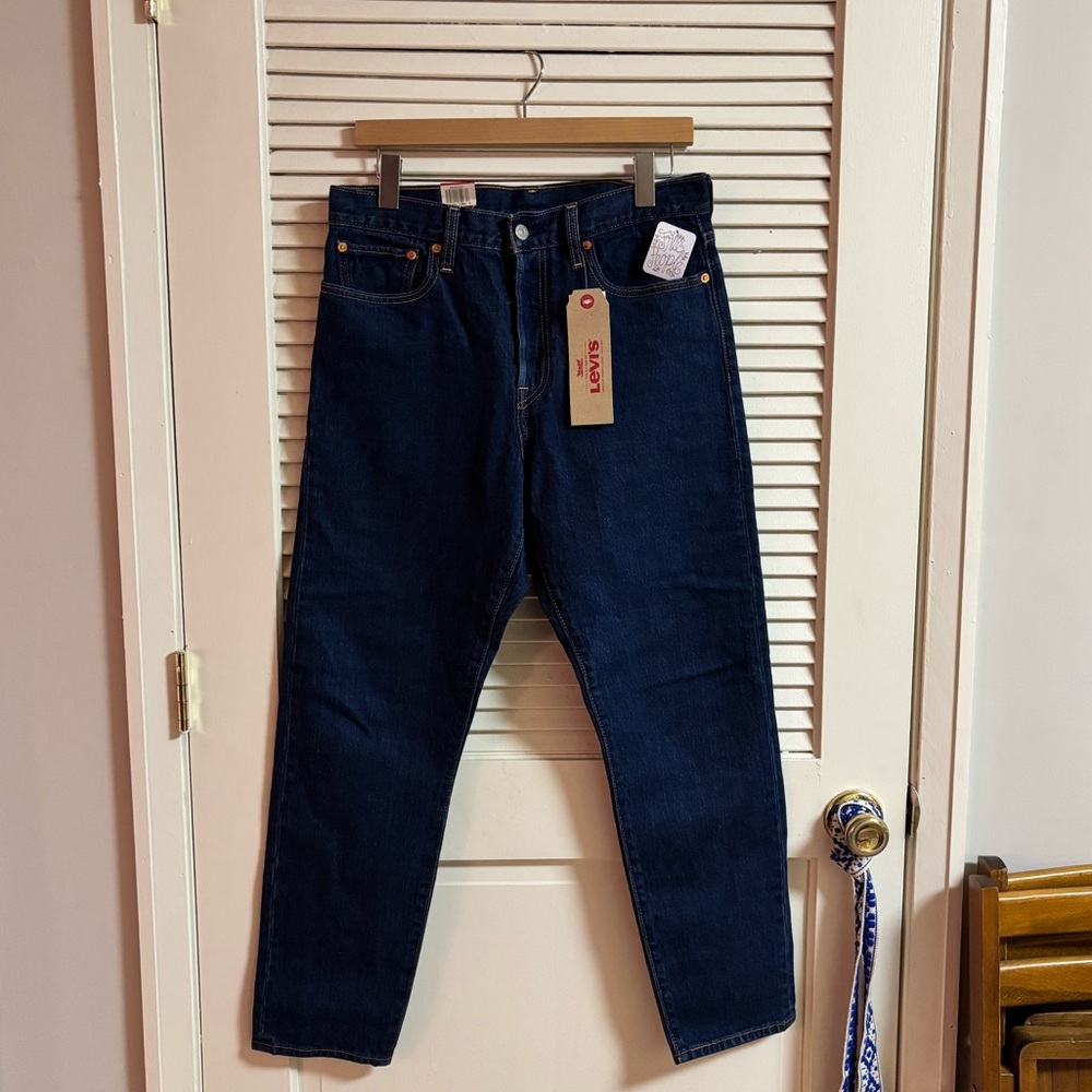 Levi’s High Rise Wedgie Straight Leg size 30